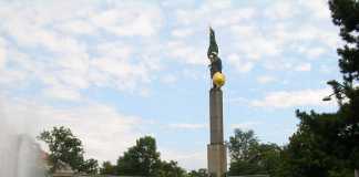Памятник воинам-освободителям / Вена. Австрия